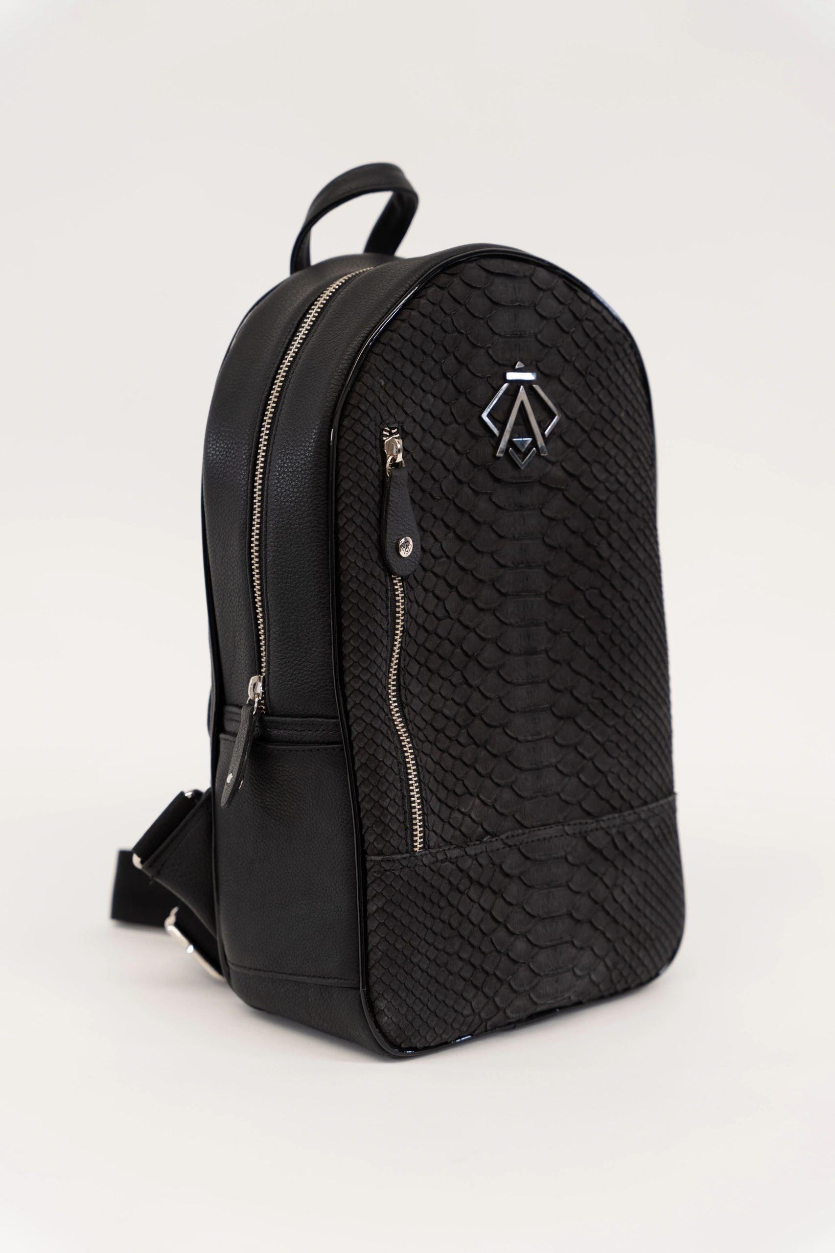 Mochila Frente Python Negro Mate